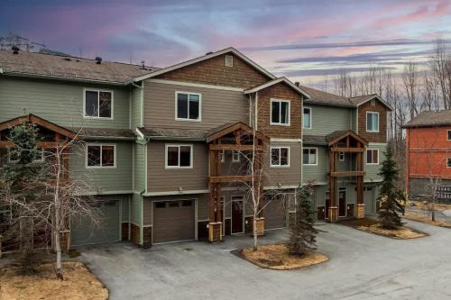 Girdwood Mountain Basecamp-Sleeps 7-Near Alyeska