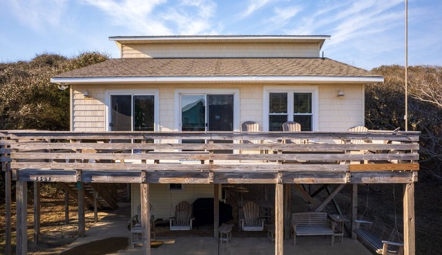 Gorgeous 3-bedroom house, 2 minute walk to the beach in charming Kitty Hawk