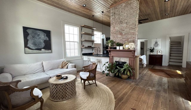 Gorgeous, Fully Renovated two level shotgun in the University Area