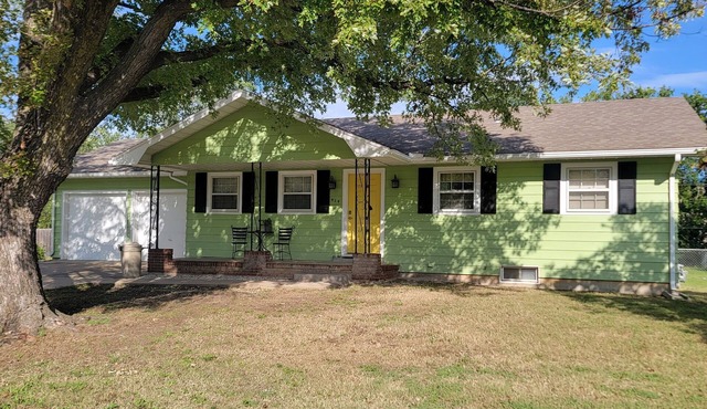 Grandma's house in the heart of Goddard