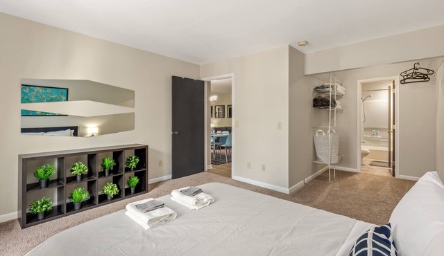 Ground Level UNC 2BR 2BA w/Pool - Pet Friendly