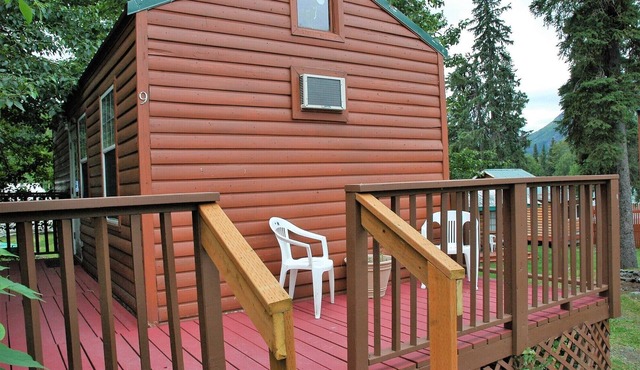 Gwin's Lodge Cedar Chalet #11