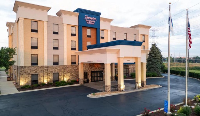 Hampton Inn & Suites Addison