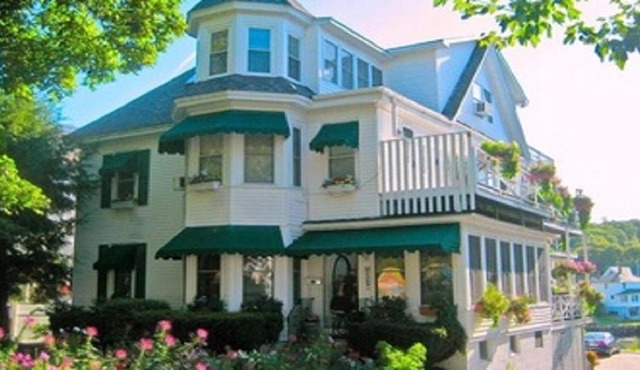Harbour Towne Inn on the Waterfront