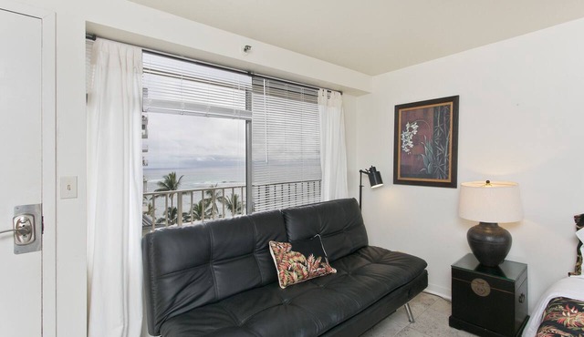 〽High Floor〰Ocean-View〰Queen-Bed〰Studio w/Kitchenette, Very Quiet Building