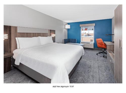 Holiday Inn Express Algonquin IL