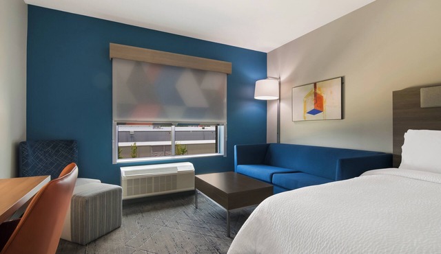 Holiday Inn Express & Suites Springdale Fayetteville Area by IHG