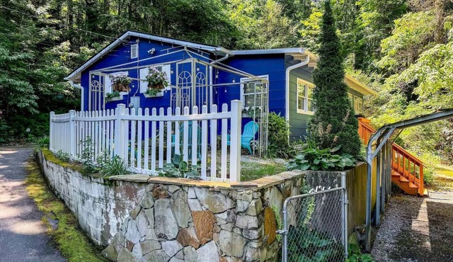 Honeybee Haven - Scenic Mountain Getaway - WiFi - Pets OK