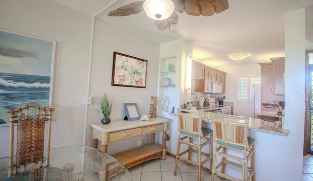 Hotel-zoned OCEAN FRONT GROUND FLOOR! Menehune Shores 121