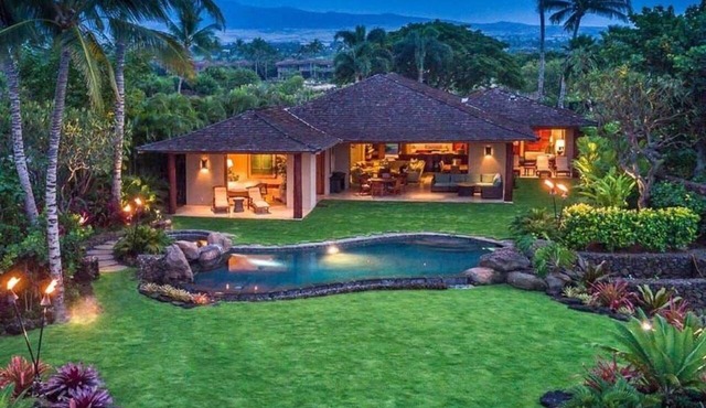 Hualalai Pakui Pua Estate on the 14th Green.