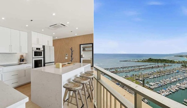 Ilikai - 4BR Condos - Sleeps 12