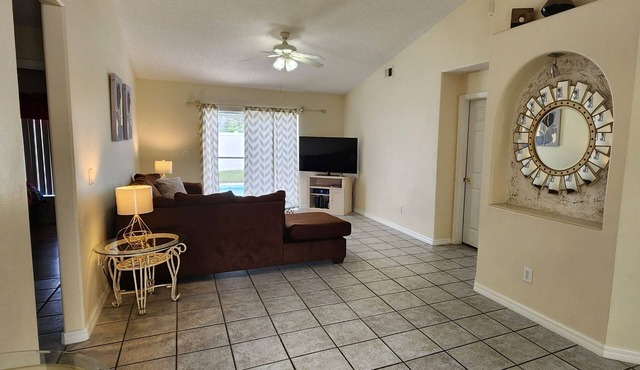 INDIAN POINT (4521OB) - 3BR 2BA Pool Villa private Games Room, fenced backyard