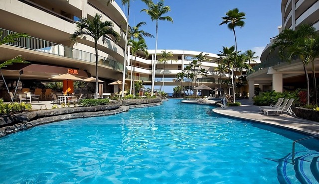 Kona Dream! 2 Spacious Units, 2 Pools, Spa, Near Keauhou Bay Beach/Haleo Luau!