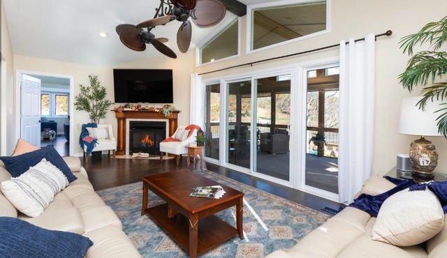 Lake Chatuge Home: Boat Dock, Hot Tub & Perks!