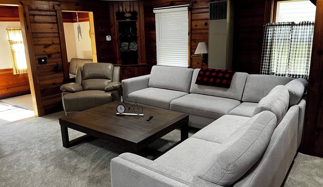 Lake front updated cabin-close to everything! in Ashtabula
