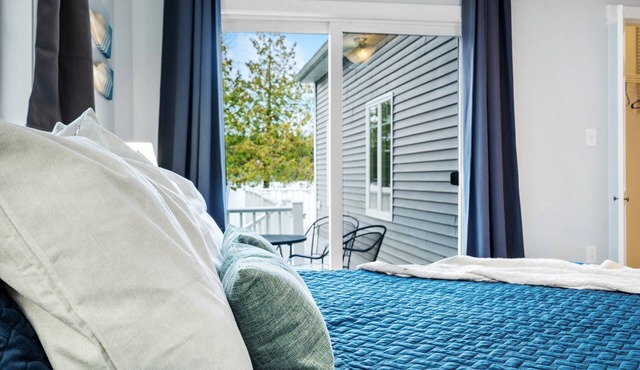 Lakefront & Beach, Game Room, Gorgeous Views, Swim, Kayak, Fire Pit & Pizza oven
