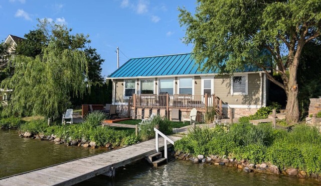 Lakefront Cottage w/Boat Rentals