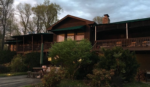 Lakefront home with easy access to Norfork Lake in Henderson