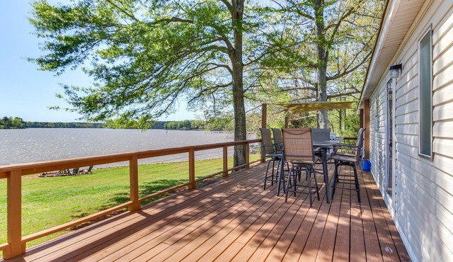 Lakefront Prosperity Home w/Private Boat Dock in Prosperity