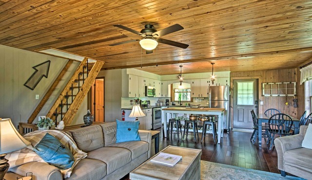 Lakefront Waterloo Cabin w/Dock, Kayaks & Grill!