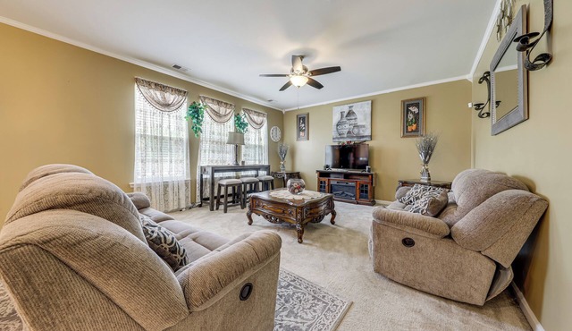 Lakes, Gardens & More! Getaway in Moncks Corner in Moncks Corner