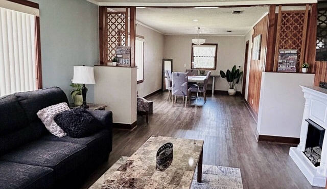 Lakeshore Landing | Modern | Spacious Family House in St. Cloud