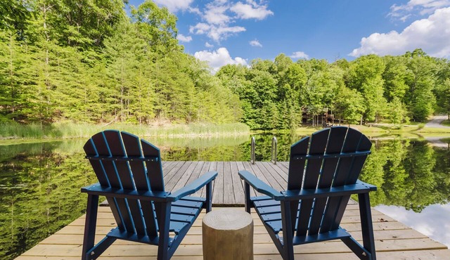 Lakeside Cabin: Private Dock - Canoe & Kayaks - HotTub -PetFriendly -Arcade Game in Campton