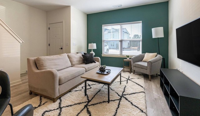 Landing | Amazing 2BD, Yoga Studio, Pool