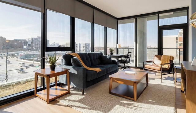 Landing | Beautiful 1BD, Rooftop Lounge, Pool