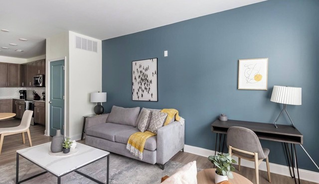Landing | Modern 1BD, Gym, Pool