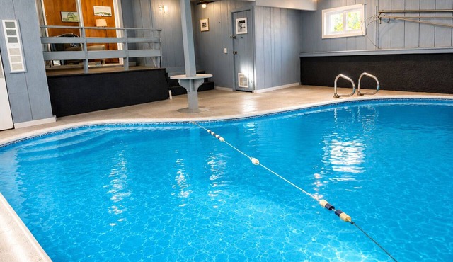 Large North Conway Vacation Home Indoor Pool, Pool Table Sleeps 22