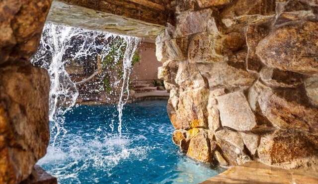 Las Vegas Lux | Pool | Hot Tub | 10 Minutes From Strip