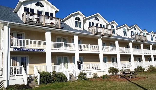 Lighthouse Villas 10: Centrally located condo in Ocracoke