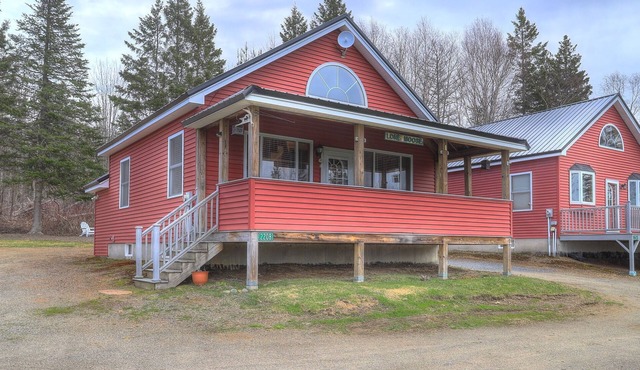 Lone Moose - Cute Cabin within walking distance to downtown Rangeley