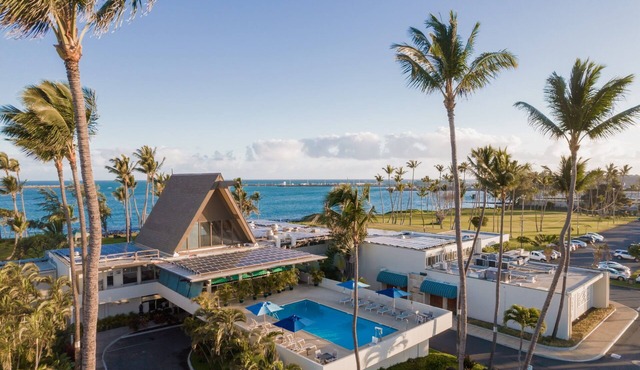 Lovely Hawaii Retreat | 3 Gorgeous Ocean View Rooms w/Pool and Beach Access