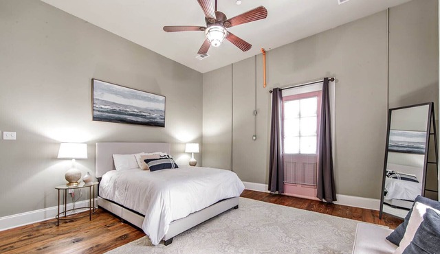 Lovely Updated Balcony Apartment in Thibodaux