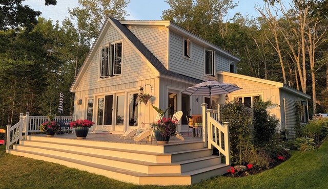 Lovely waterfront cottage on Pemaquid Harbor. Weekly stays Saturday to Saturday.