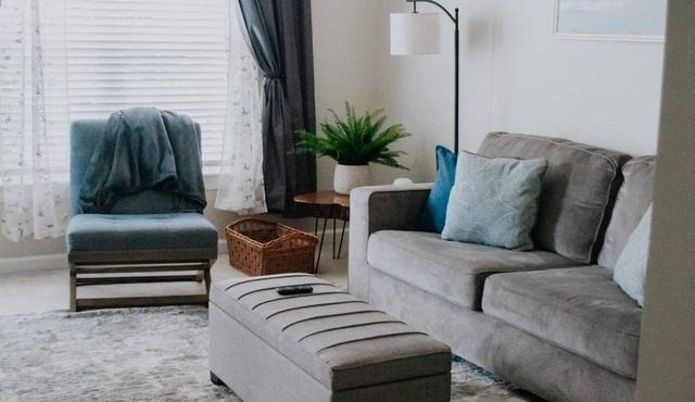 Loving 2 bedrooms Townhouse with Free Parking