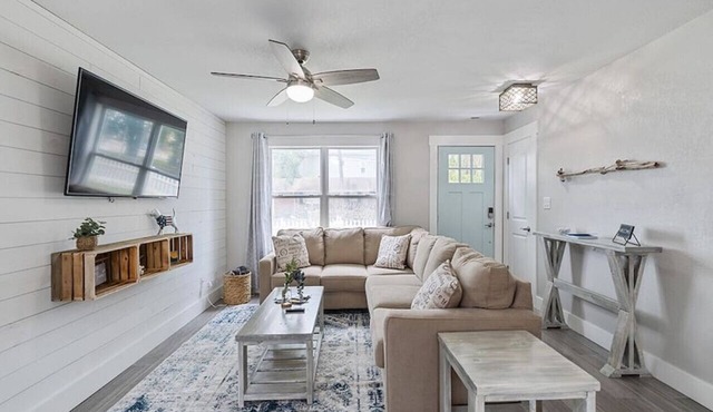 Low Tide, 3 brdm, single story, Vibe/Oceanfront District