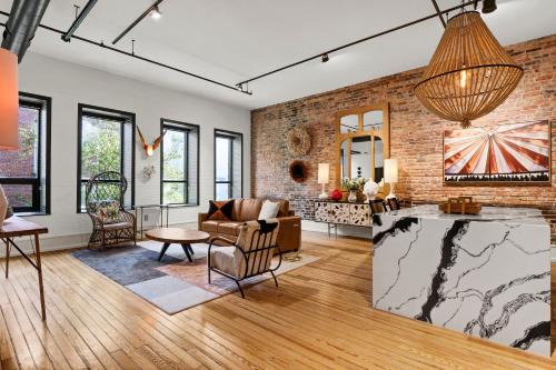 Luxe 220 Suite 7 - Entire