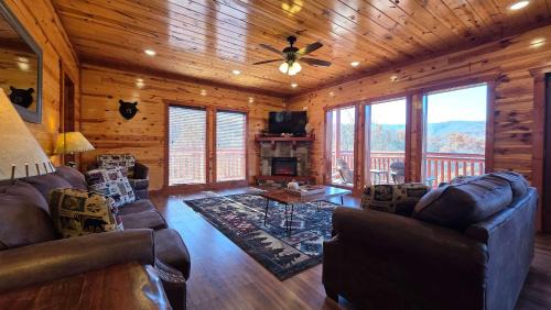 Luxe Sister Cabins Sleeps 24 Pool Hot Tub Games