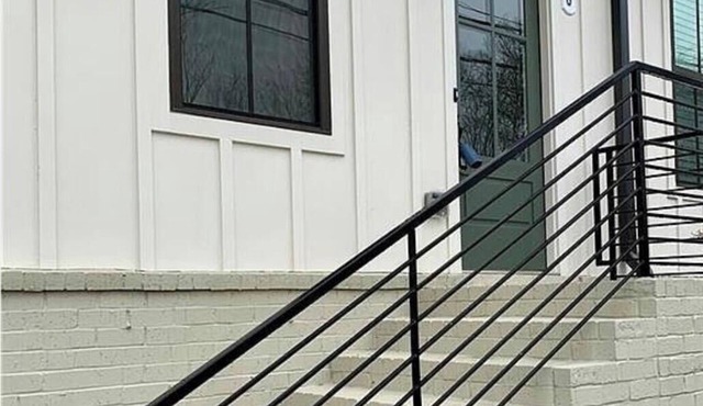 Luxury 2 bedroom townhome in the heart of the bustling west midtown Atlanta