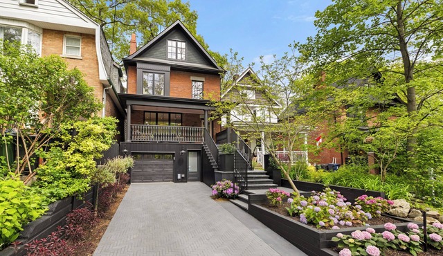 Luxury Designer Curated Fully Renovated Home in The Beach, Toronto in Toronto