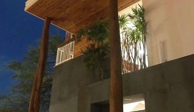 Luxury Modern 2Bdrm in PARADISE/AC/5 STAR LOCATION/WALK 2 BEACH