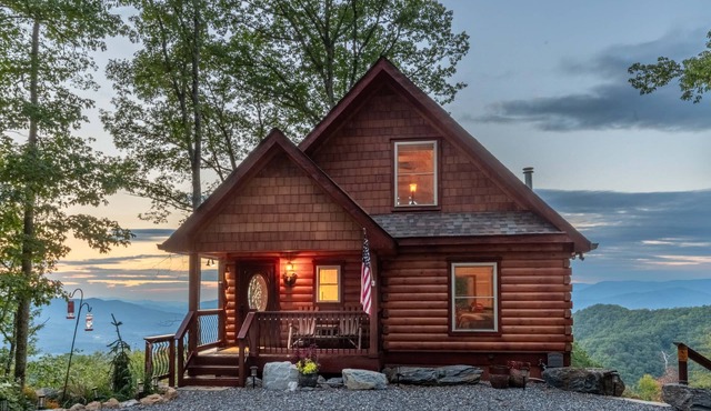 Majestic Views-Hot Tub - Views - Gas Firepit -4WD-AWD