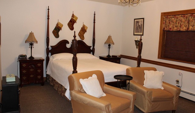 Maria's Creekside B&B