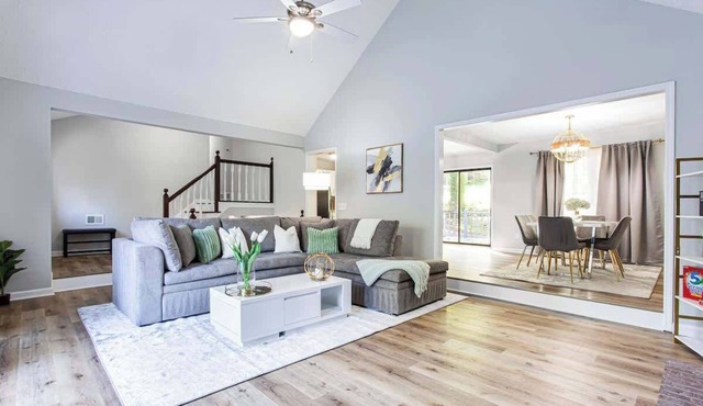 Marietta's Little Hideaway with cinema & game room
