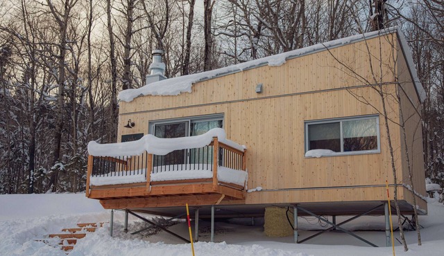 Micro-Cabine in the Mountains | Solstice 4 in Saint-Philémon