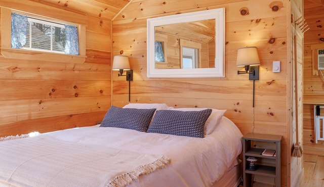 Mid-Coast Maine cabin less than an hour from Acadia NP! New Sauna! Cabin #3 Pine in Stockton Springs