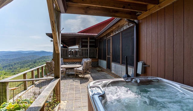 Million $ View: Hot Tub | Theater Room | Pool Table | Air Hockey | 10min to Banner Elk